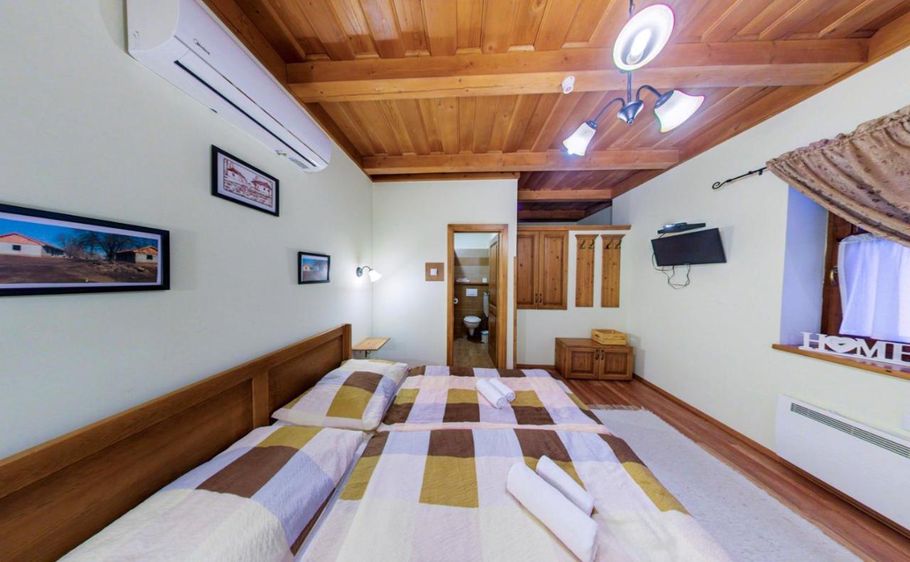 Toth Vendeghaz Es Apartmanhaz Ujfeherto Exterior photo