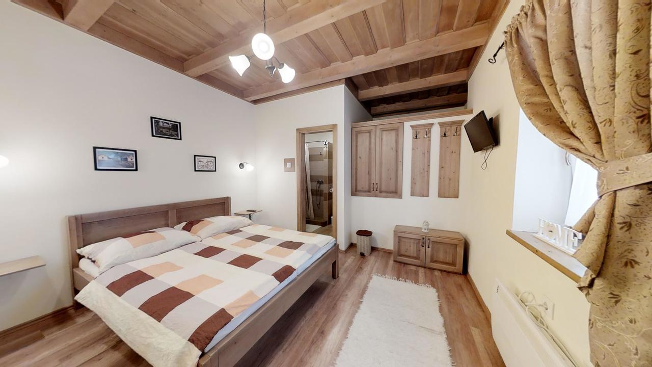 Toth Vendeghaz Es Apartmanhaz Ujfeherto Exterior photo