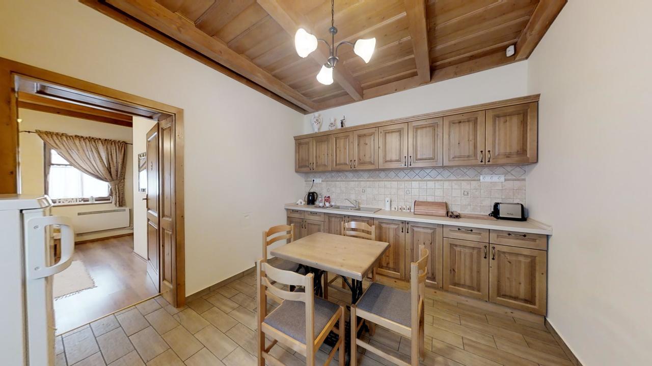 Toth Vendeghaz Es Apartmanhaz Ujfeherto Exterior photo