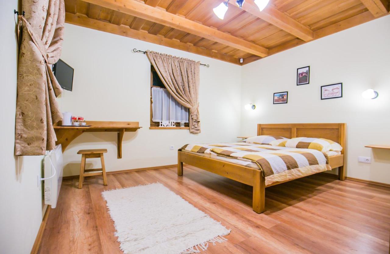 Toth Vendeghaz Es Apartmanhaz Ujfeherto Exterior photo